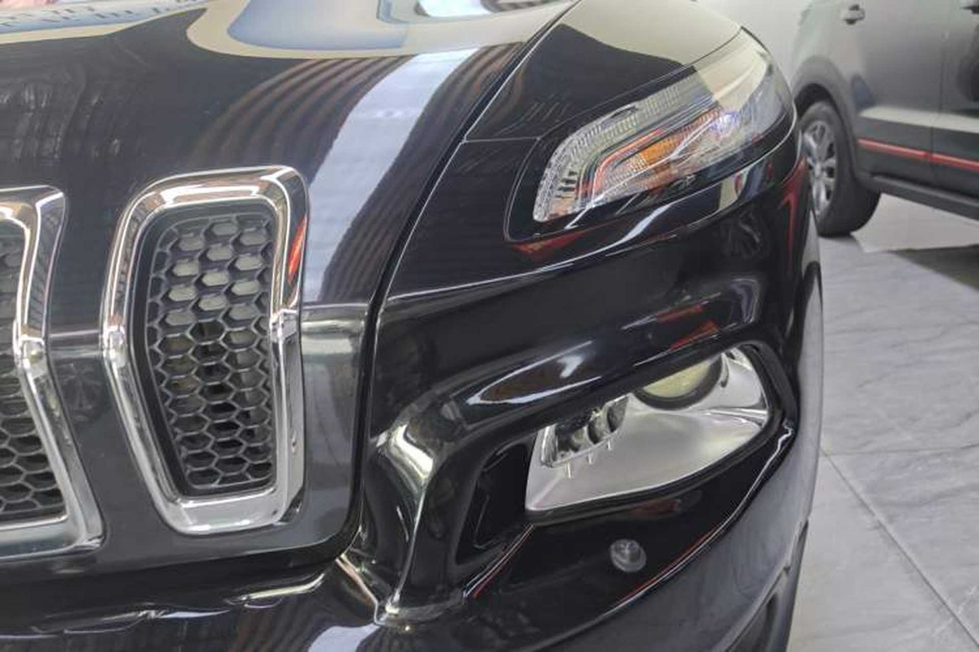 Used Jeep Cherokee 2020 2.0L Two-Wheel Drive Classic Sports Edition Left Front Headlight