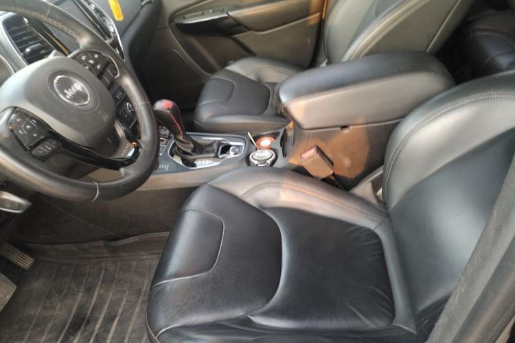 Used Jeep Cherokee 2020 2.0T Four-Wheel Drive Night Eagle Edition Left Front Seat