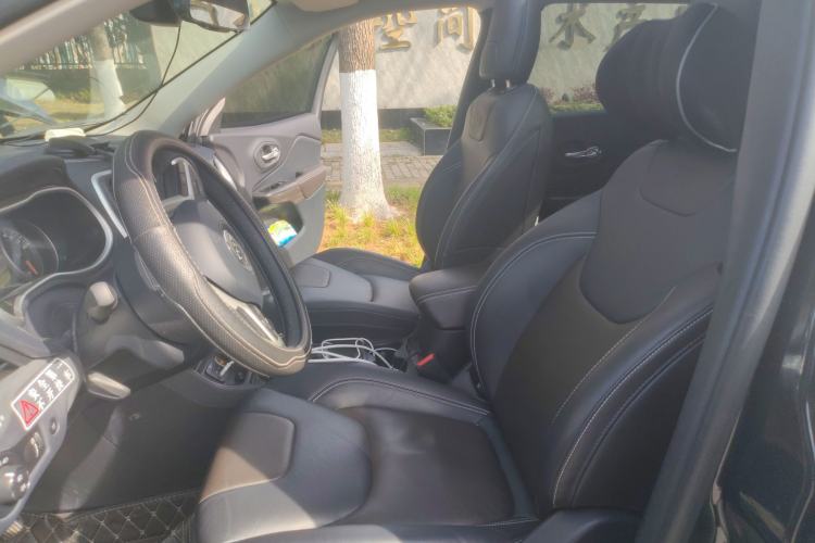 Used Jeep Cherokee 2020 2.0L Two-Wheel Drive Classic Sports Edition Left Front Seat
