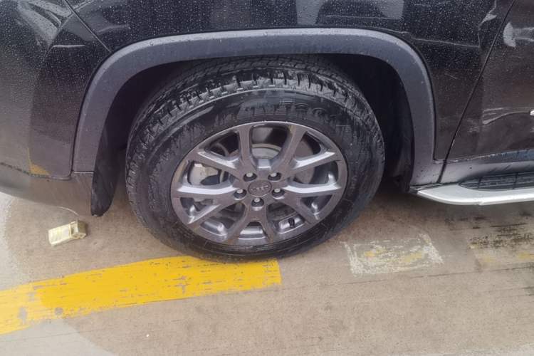 Used Jeep Cherokee 2020 2.0L Two-Wheel Drive Classic Sports Edition Left Front Wheel Hub