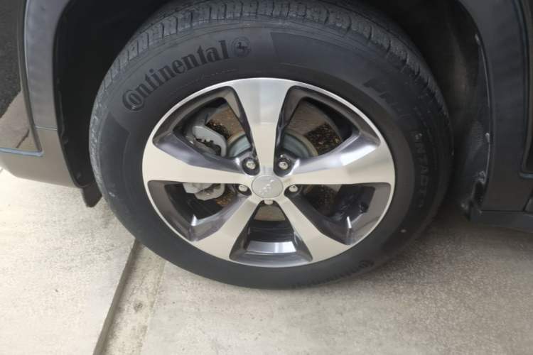 Used Jeep Cherokee 2020 2.0T Two-Wheel Drive Leading Edition Left Front Wheel Hub