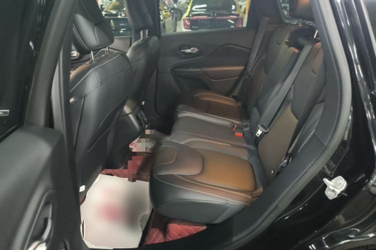 Used Jeep Cherokee 2020 2.0L Two-Wheel Drive Classic Sports Edition Left Rear Seat