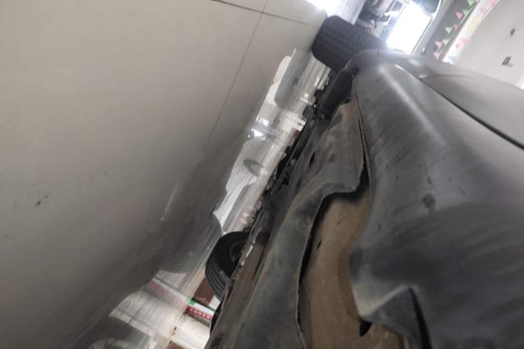 Used Jeep Cherokee 2020 2.0L Two-Wheel Drive Classic Sports Edition Left Side Sill