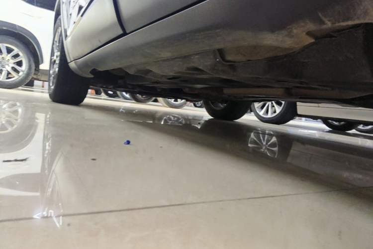 Used Jeep Cherokee 2020 2.0L Two-Wheel Drive Classic Sports Edition Left Side Sill