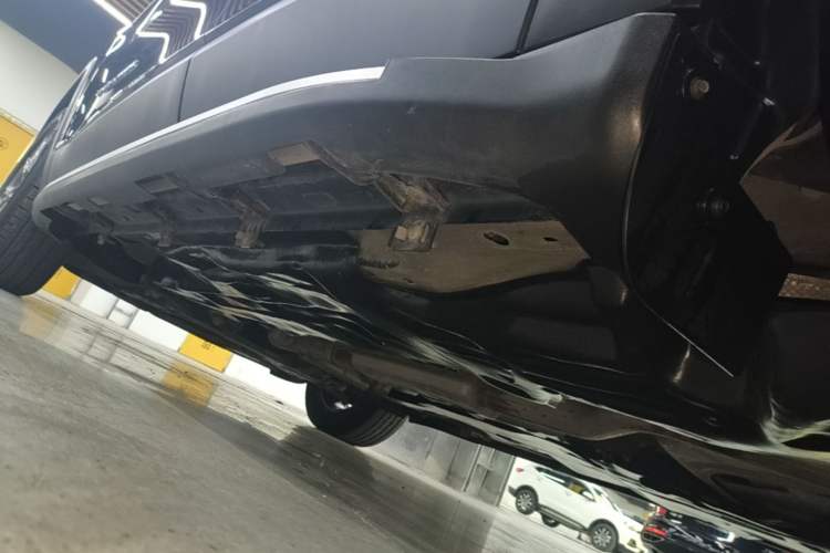 Used Jeep Cherokee 2020 2.0L Two-Wheel Drive Classic Sports Edition Left Side Sill