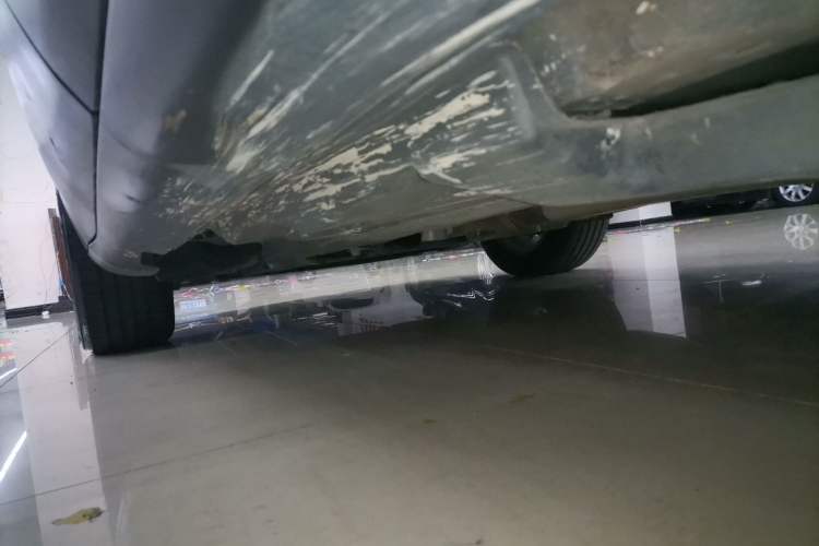 Used Jeep Cherokee 2020 2.0L Two-Wheel Drive Classic Sports Edition Left Side Sill