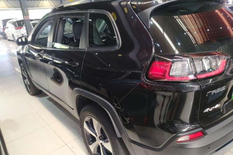 Used Jeep Cherokee 2020 2.0T Four-Wheel Drive Elite Edition Left Side