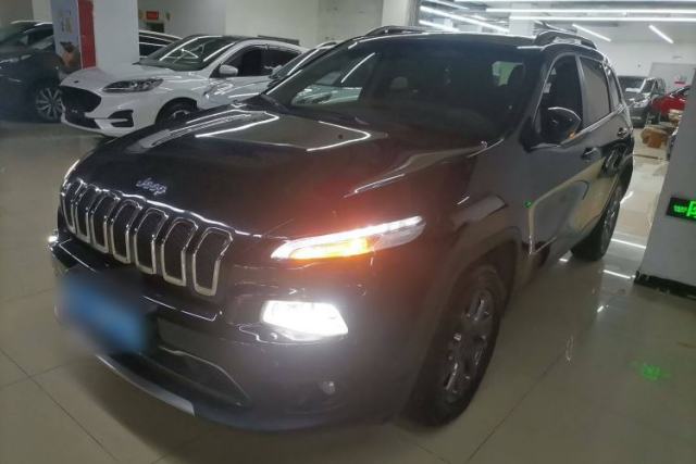 Used Jeep Cherokee 2020 2.0L Two-Wheel Drive Classic Sports Edition