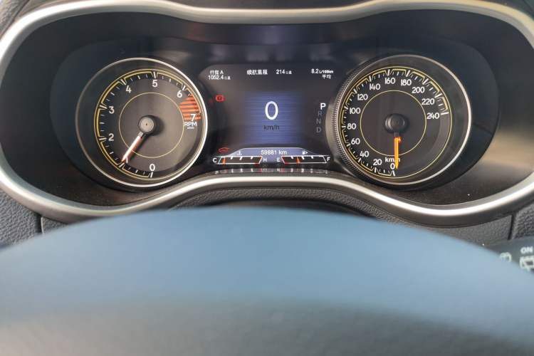 Used Jeep Cherokee 2020 2.0L Two-Wheel Drive Classic Sports Edition Odometer Close Up