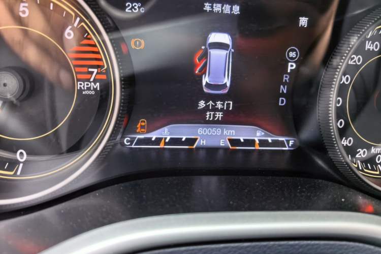 Used Jeep Cherokee 2020 2.0L Two-Wheel Drive Classic Sports Edition Odometer Close Up