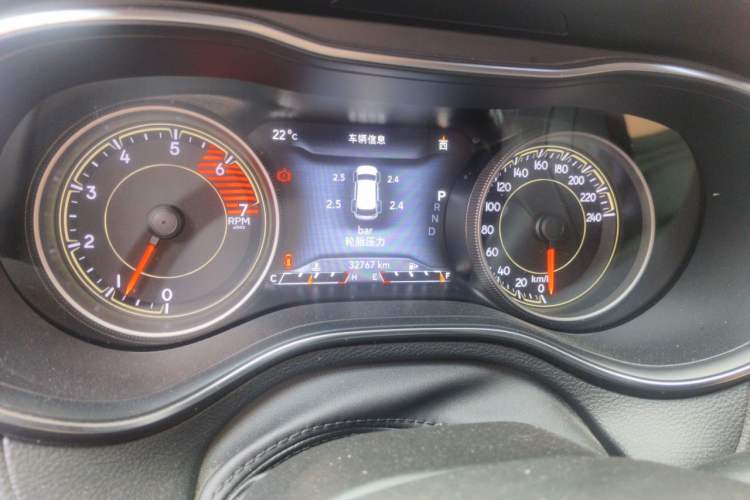 Used Jeep Cherokee 2020 2.0T Four-Wheel Drive Luxury Edition Odometer Close Up
