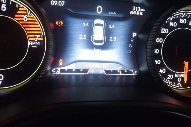 Used Jeep Cherokee 2020 2.0T Two-Wheel Drive Leading Edition Odometer Close Up