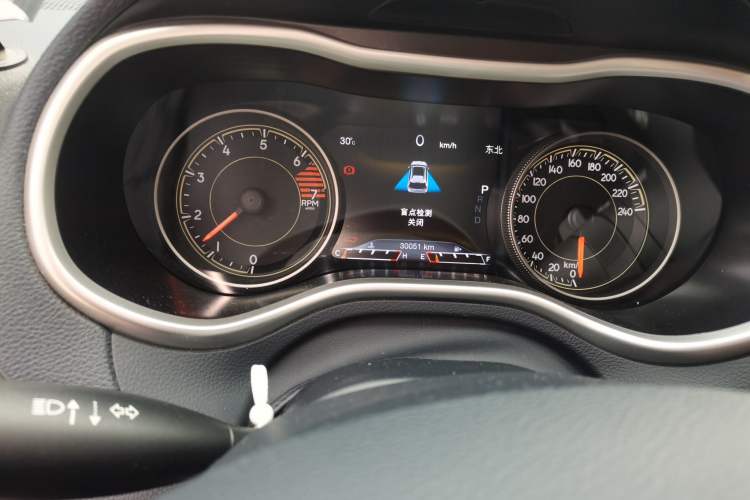 Used Jeep Cherokee 2020 2.0L Two-Wheel Drive Classic Sports Edition Odometer Close Up