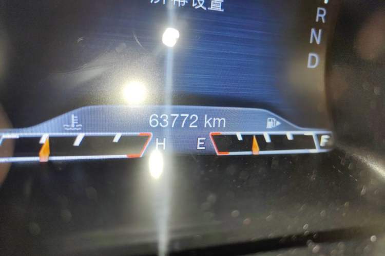 Used Jeep Cherokee 2020 2.0L Two-Wheel Drive Classic Sports Edition Odometer Close Up