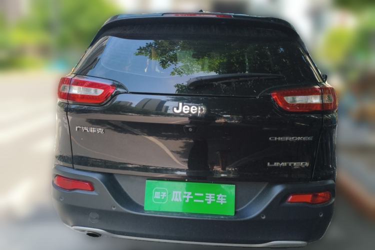 Used Jeep Cherokee 2020 2.0L Two-Wheel Drive Classic Sports Edition Rear