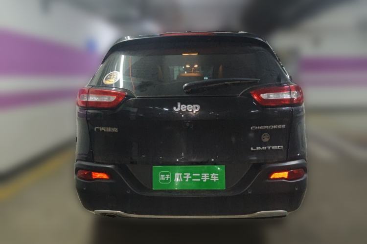 Used Jeep Cherokee 2020 2.0L Two-Wheel Drive Classic Sports Edition Rear