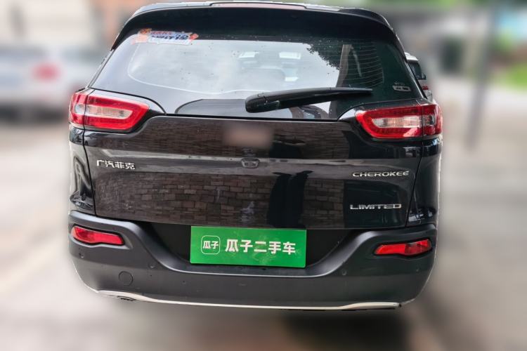 Used Jeep Cherokee 2020 2.0L Two-Wheel Drive Classic Sports Edition Rear