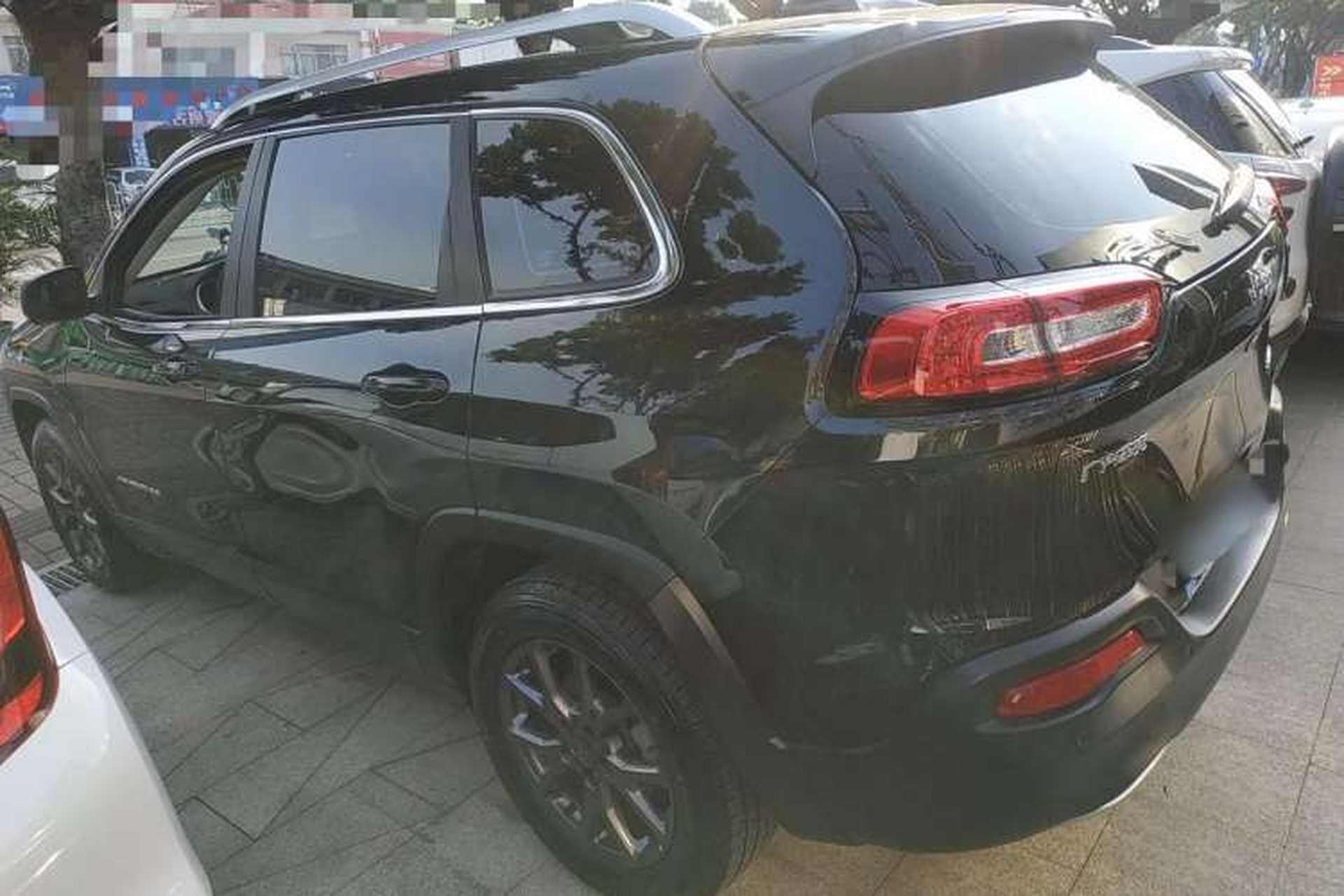 Used Jeep Cherokee 2020 2.0L Two-Wheel Drive Classic Sports Edition Rear Left 45 Deg
