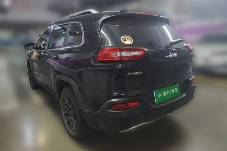 Used Jeep Cherokee 2020 2.0L Two-Wheel Drive Classic Sports Edition Rear Left 45 Deg