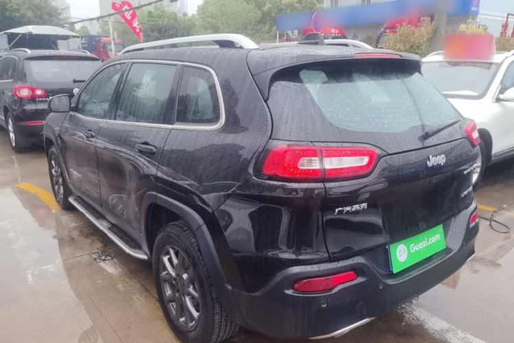 Used Jeep Cherokee 2020 2.0L Two-Wheel Drive Classic Sports Edition Rear Left 45 Deg