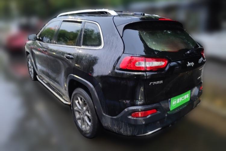 Used Jeep Cherokee 2020 2.0L Two-Wheel Drive Classic Sports Edition Rear Left 45 Deg