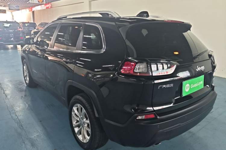 Used Jeep Cherokee 2020 2.0L Two-Wheel Drive Safety Upgrade Edition Rear Left 45 Deg