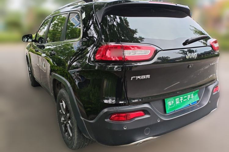 Used Jeep Cherokee 2020 2.0L Two-Wheel Drive Classic Sports Edition Rear Left 45 Deg