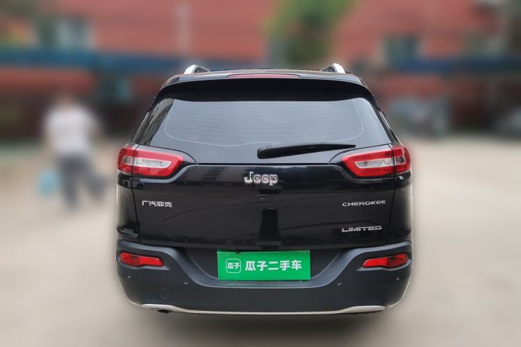 Used Jeep Cherokee 2020 2.0L Two-Wheel Drive Classic Sports Edition Rear