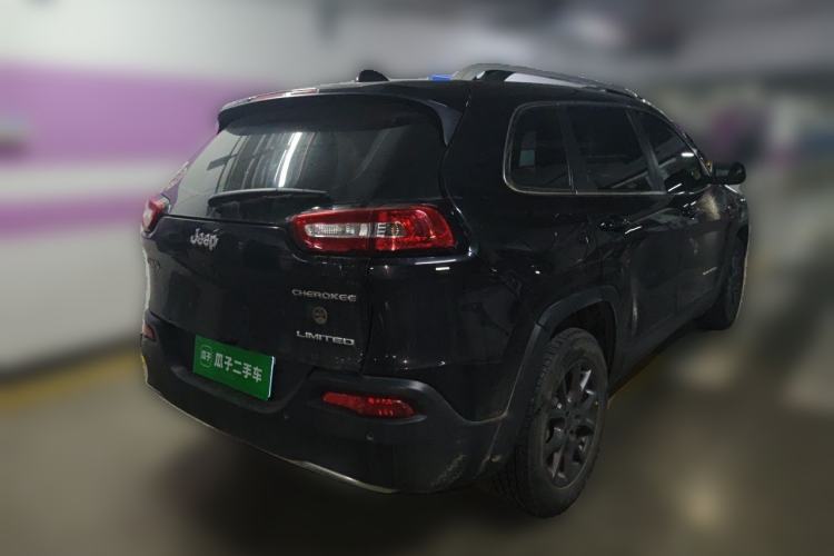 Used Jeep Cherokee 2020 2.0L Two-Wheel Drive Classic Sports Edition Rear Right 45 Deg