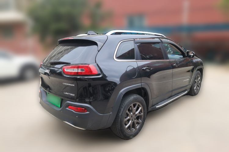 Used Jeep Cherokee 2020 2.0L Two-Wheel Drive Classic Sports Edition Rear Right 45 Deg