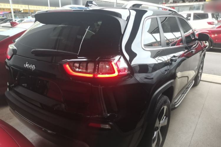 Used Jeep Cherokee 2020 2.0T Two-Wheel Drive Leading Edition Rear Right 45 Deg
