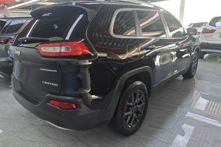 Used Jeep Cherokee 2020 2.0L Two-Wheel Drive Classic Sports Edition Rear Right 45 Deg