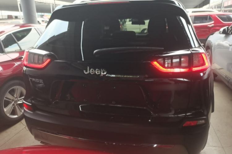 Used Jeep Cherokee 2020 2.0T Two-Wheel Drive Leading Edition Rear