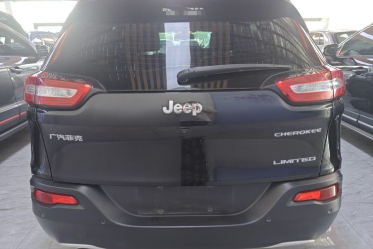 Used Jeep Cherokee 2020 2.0L Two-Wheel Drive Classic Sports Edition Rear