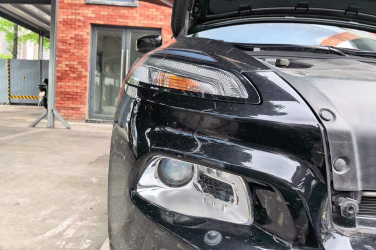 Used Jeep Cherokee 2020 2.0L Two-Wheel Drive Classic Sports Edition Right Front Headlight