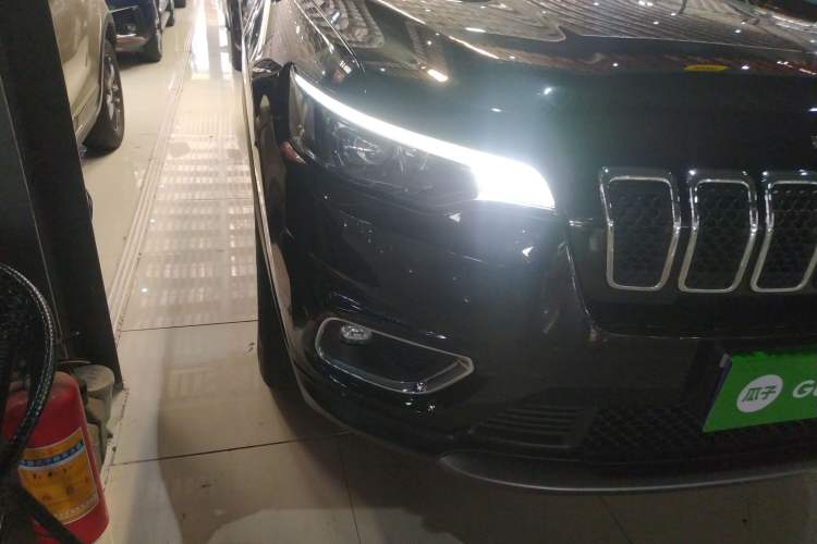 Used Jeep Cherokee 2020 2.0T Four-Wheel Drive Elite Edition Right Front Headlight