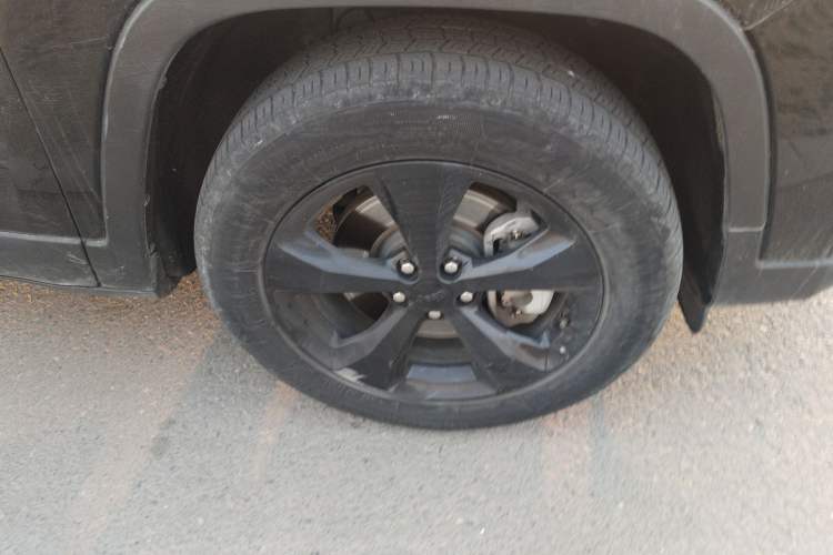Used Jeep Cherokee 2020 2.0T Four-Wheel Drive Night Eagle Edition Right Front Wheel Hub