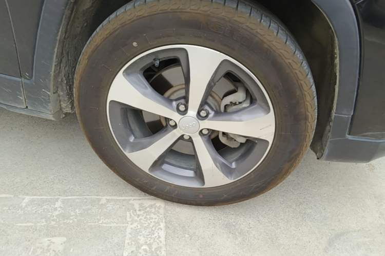 Used Jeep Cherokee 2020 2.0T Two-Wheel Drive Leading Edition Right Front Wheel Hub