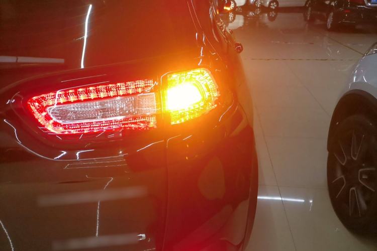 Used Jeep Cherokee 2020 2.0L Two-Wheel Drive Classic Sports Edition Right Rear Taillight