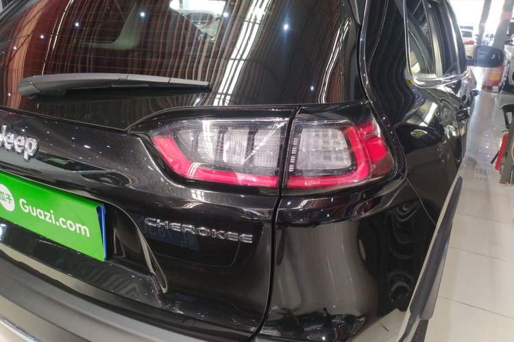 Used Jeep Cherokee 2020 2.0T Four-Wheel Drive Elite Edition Right Rear Taillight