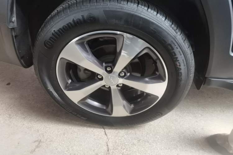 Used Jeep Cherokee 2020 2.0T Two-Wheel Drive Leading Edition Right Rear Wheel Hub