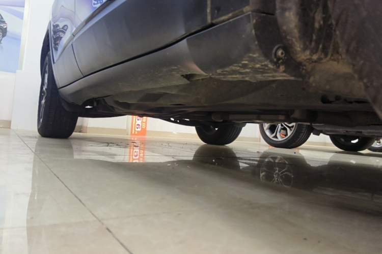 Used Jeep Cherokee 2020 2.0L Two-Wheel Drive Classic Sports Edition Right Side Sill