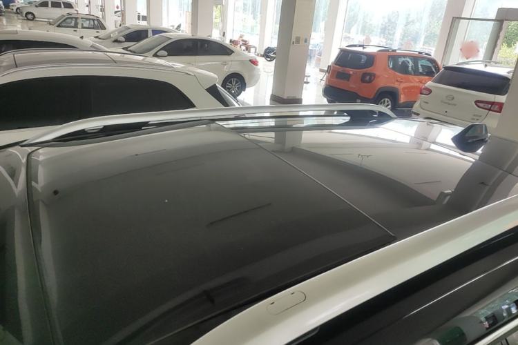 Used Jeep Cherokee 2020 2.0L Two-Wheel Drive Classic Sports Edition Roof