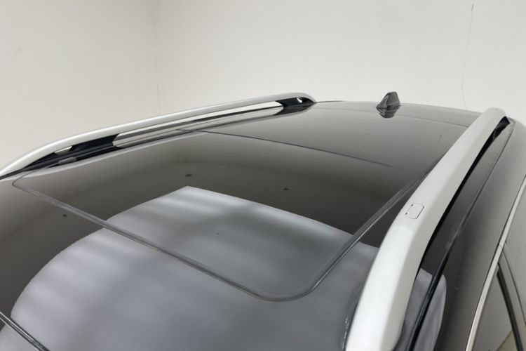 Used Jeep Cherokee 2020 2.0L Two-Wheel Drive Classic Sports Edition Roof