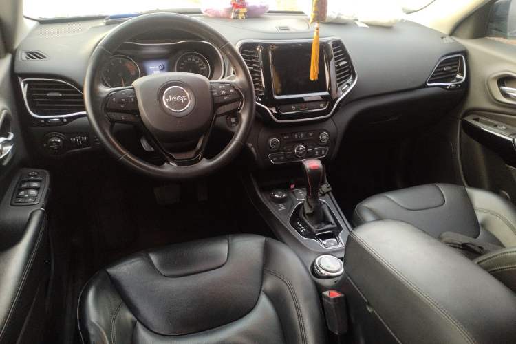 Used Jeep Cherokee 2020 2.0T Four-Wheel Drive Night Eagle Edition Steering Wheel