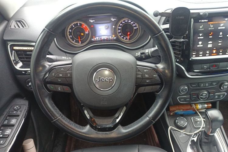 Used Jeep Cherokee 2020 2.0T Four-Wheel Drive Night Eagle Edition Steering Wheel