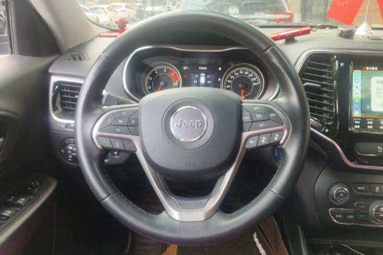 Used Jeep Cherokee 2020 2.0T Four-Wheel Drive Luxury Edition Steering Wheel