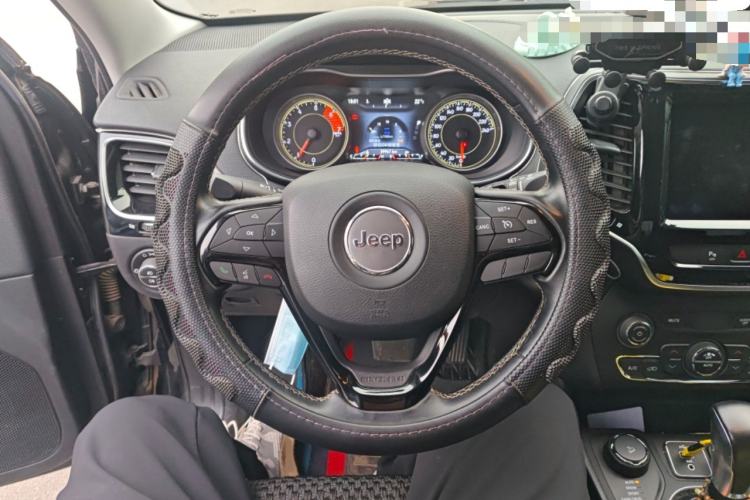 Used Jeep Cherokee 2020 2.0T Four-Wheel Drive Night Eagle Edition Steering Wheel