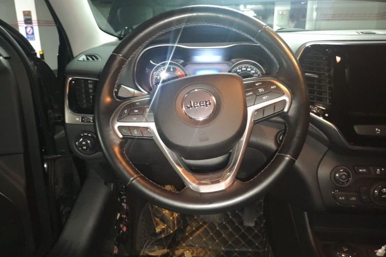 Used Jeep Cherokee 2020 2.0T Four-Wheel Drive Elite Edition Steering Wheel