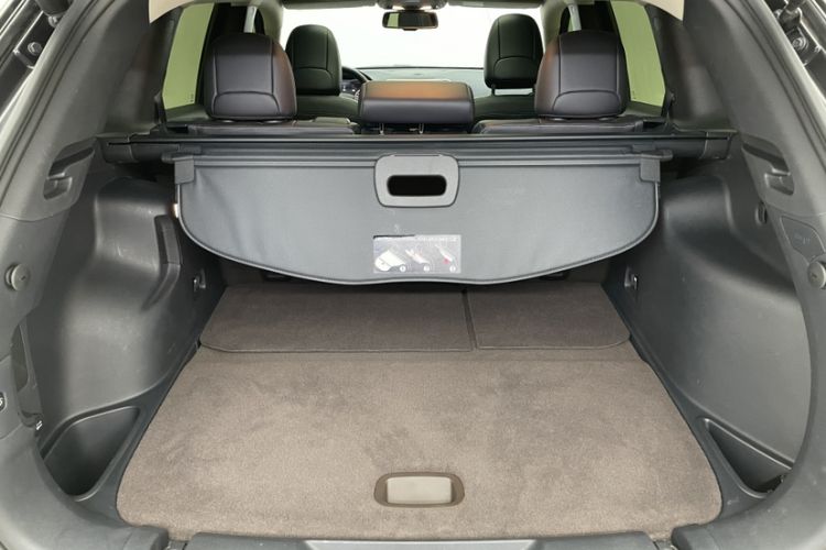 Used Jeep Cherokee 2020 2.0L Two-Wheel Drive Classic Sports Edition Trunk